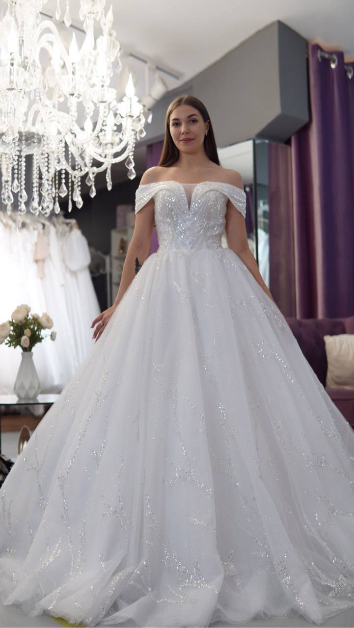 Пышные свадебные платья | Скидки до 70% на платья в салоне Валенсия (Москва)